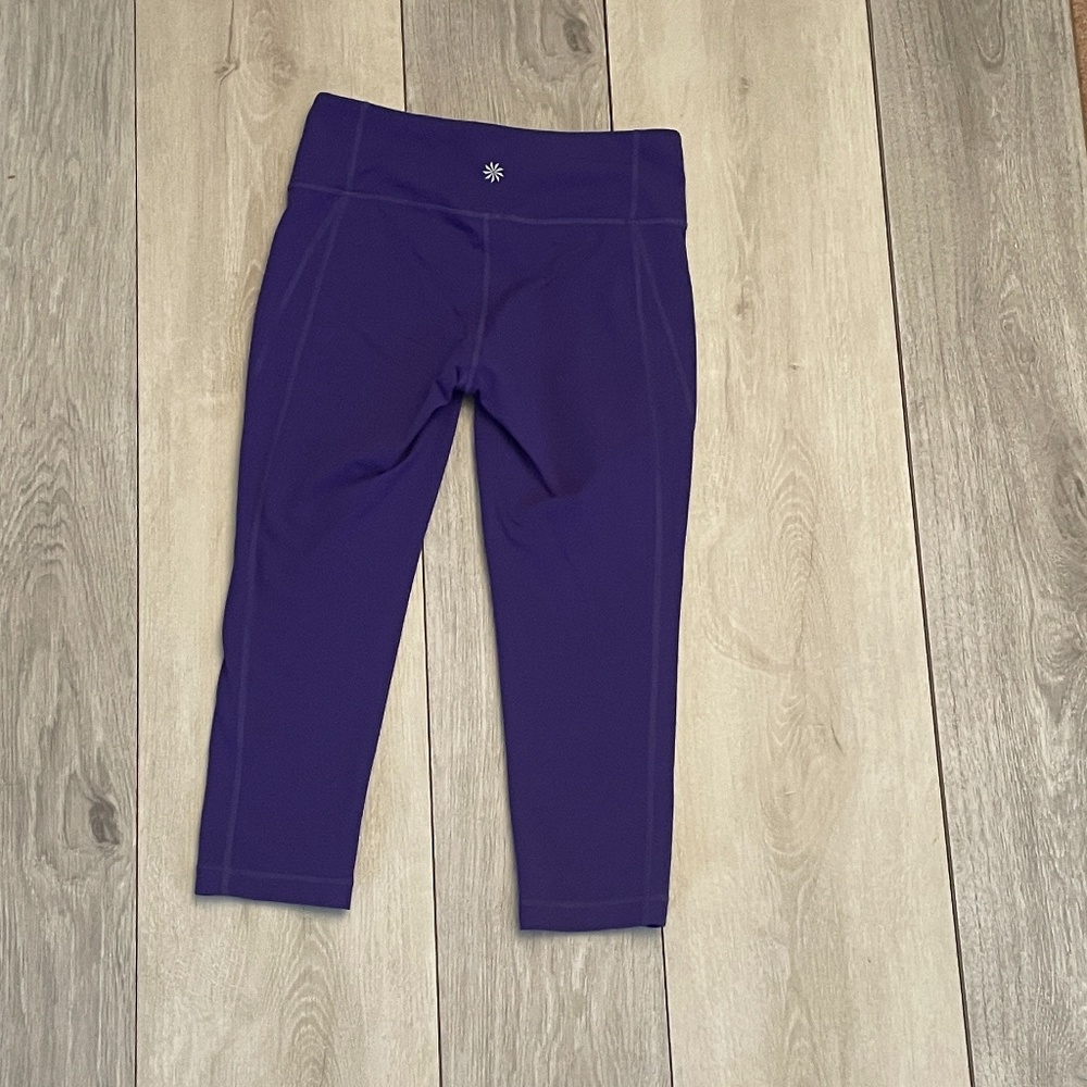 Athleta Revelation Capri Leggings PURPLE Small